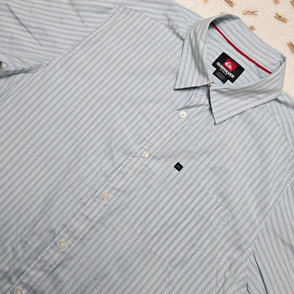 Quiksilver Striped Button Up Shirt Size‎ M Blue Short Sleeve Casual Surf Style